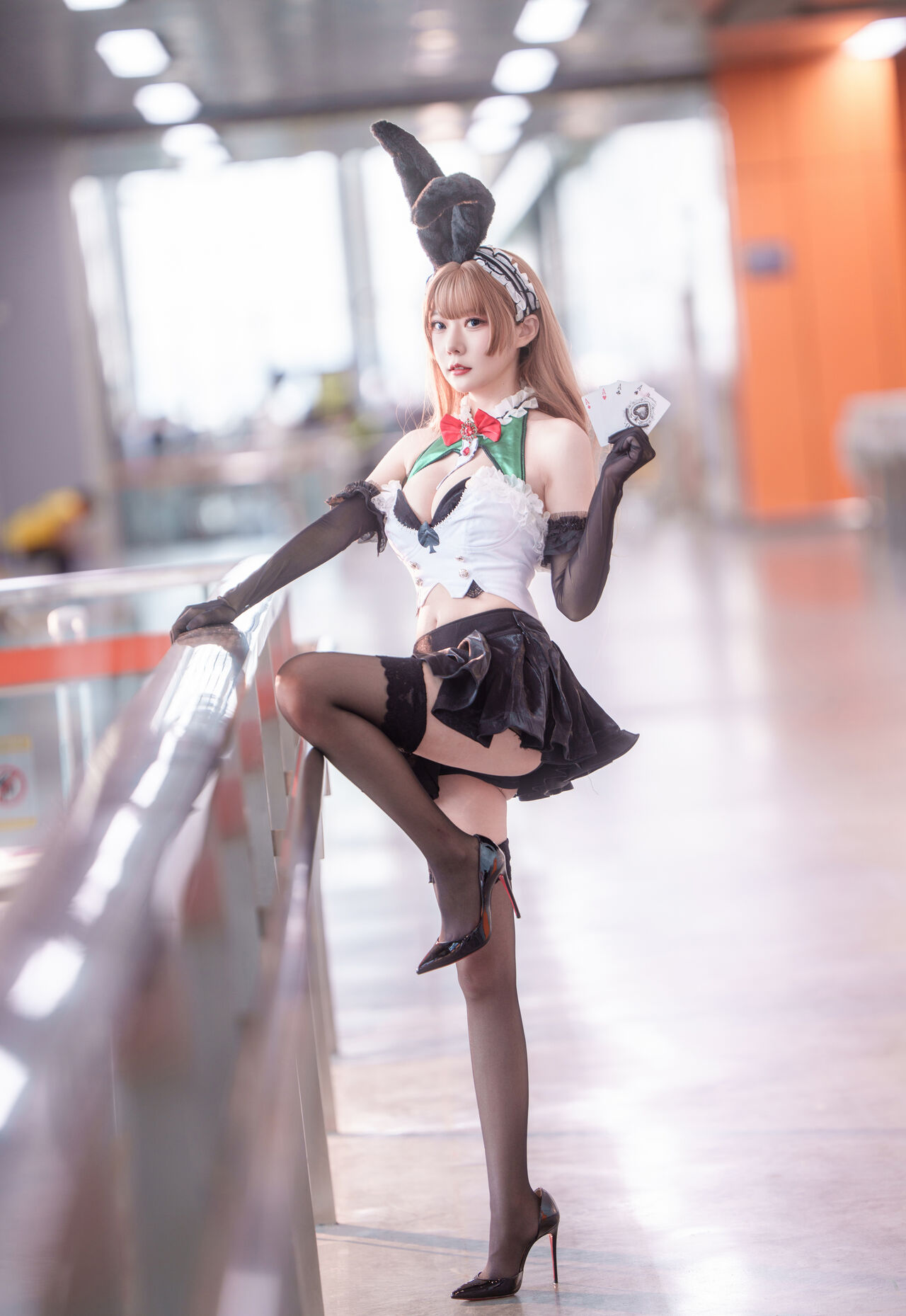 Косплей лёгкого крейсера Monica из Azur Lane