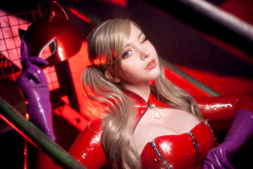 Косплей призрачной воровки Ann Takamaki из Persona 5 от Saya The Fox