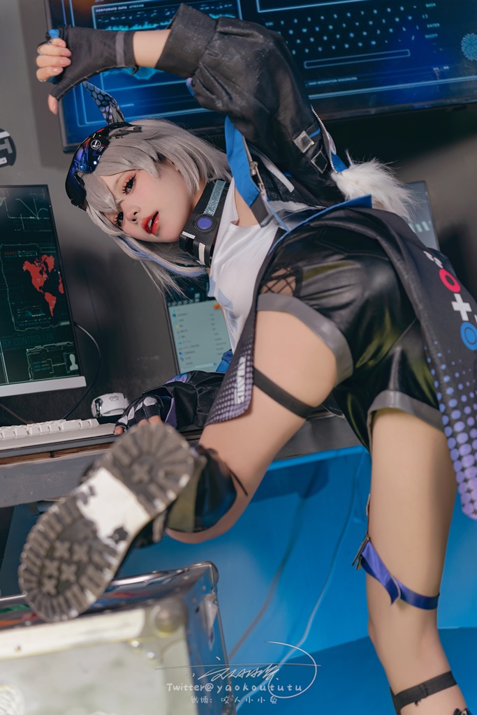 Косплей гениальной хакерши Silver Wolf из Honkai: Star Rail от Yaokoututu