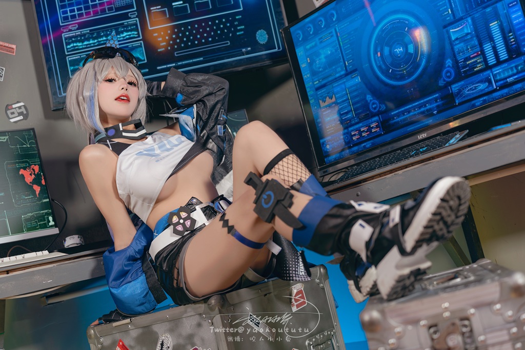 Косплей гениальной хакерши Silver Wolf из Honkai: Star Rail от Yaokoututu