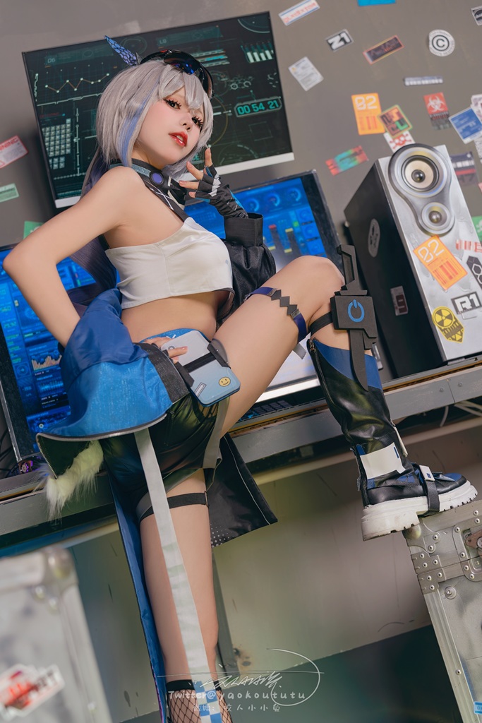 Косплей гениальной хакерши Silver Wolf из Honkai: Star Rail от Yaokoututu