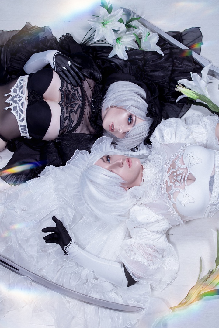 Косплей двух 2b в откровенных свадебных нарядах из Nier Automata от Agflower и Sevir 5