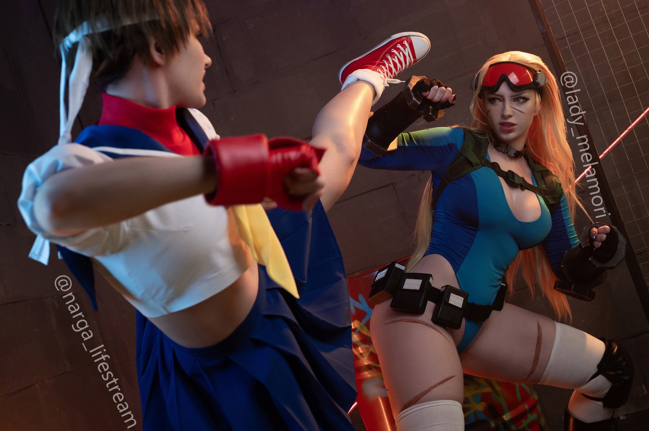 Косплей Cammy White и Sakura Kasugano из файтингов Street Fighter от Lady Melamori и Narga Lifestream 1