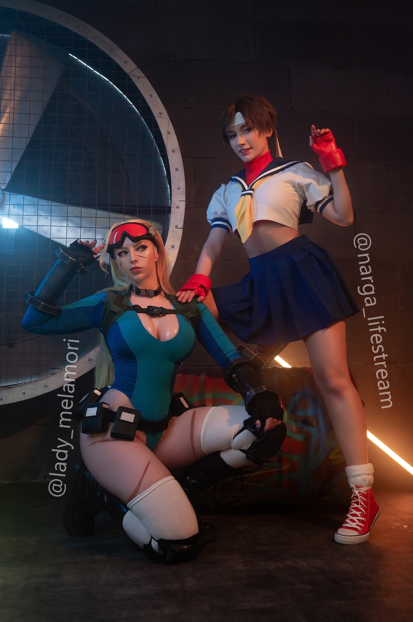Косплей Cammy White и Sakura Kasugano из файтингов Street Fighter от Lady Melamori и Narga Lifestream 5