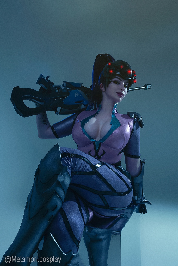 Косплей архетипичной снайперши Widowmaker из Overwatch от Lady Melamori 1