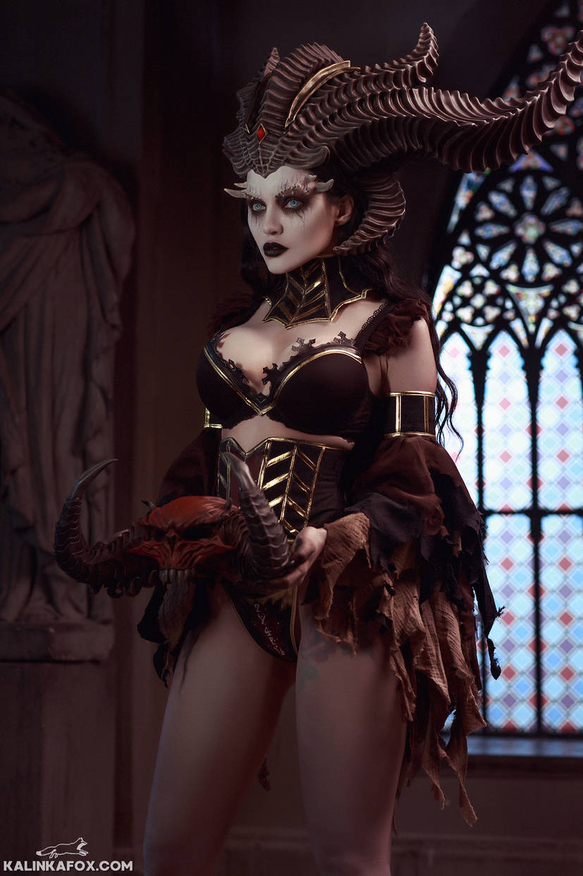 Косплей первой жены Адама Lilith из Diablo 4 от Kalinka Fox 1