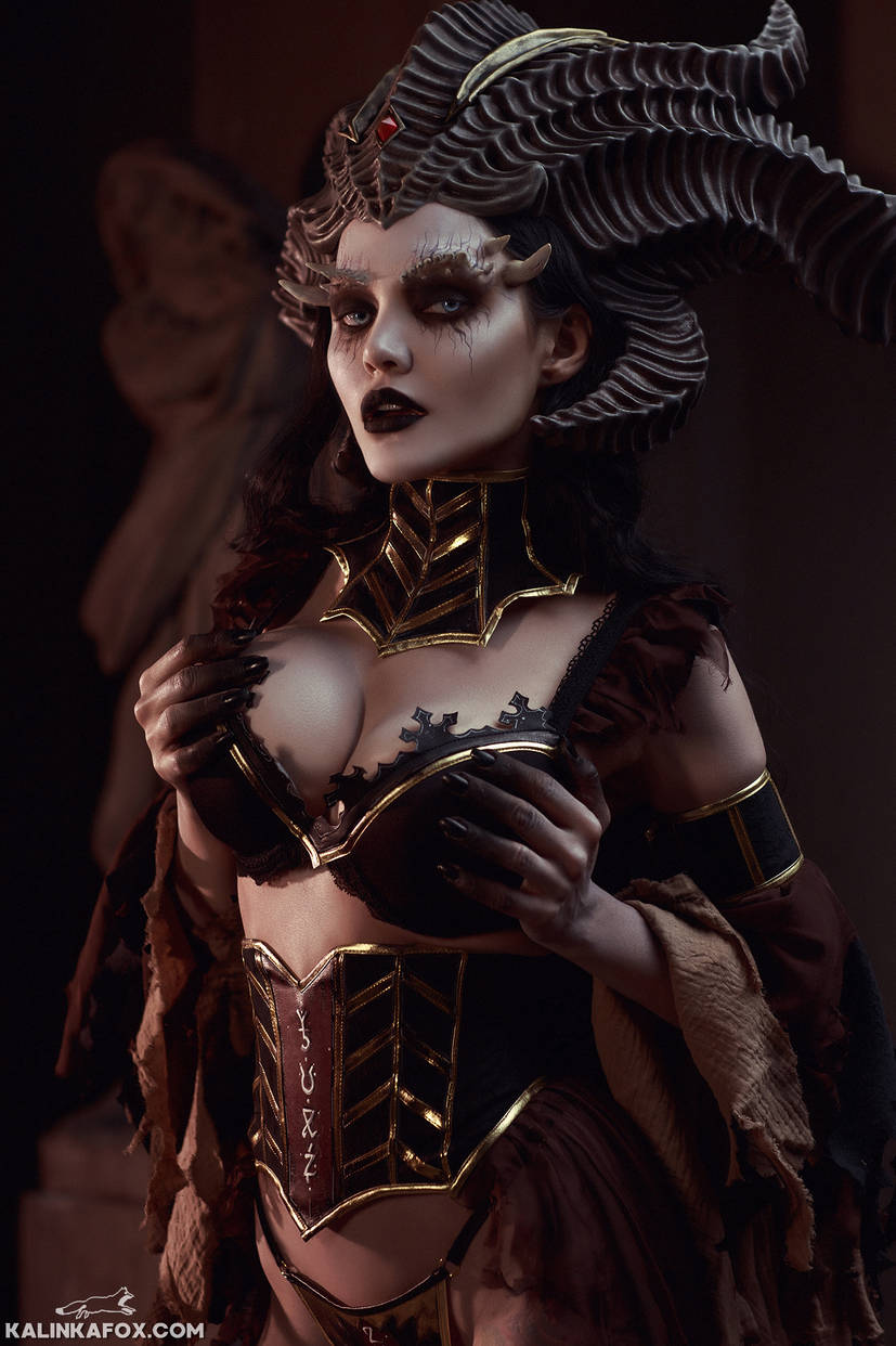 Косплей первой жены Адама Lilith из Diablo 4 от Kalinka Fox 4
