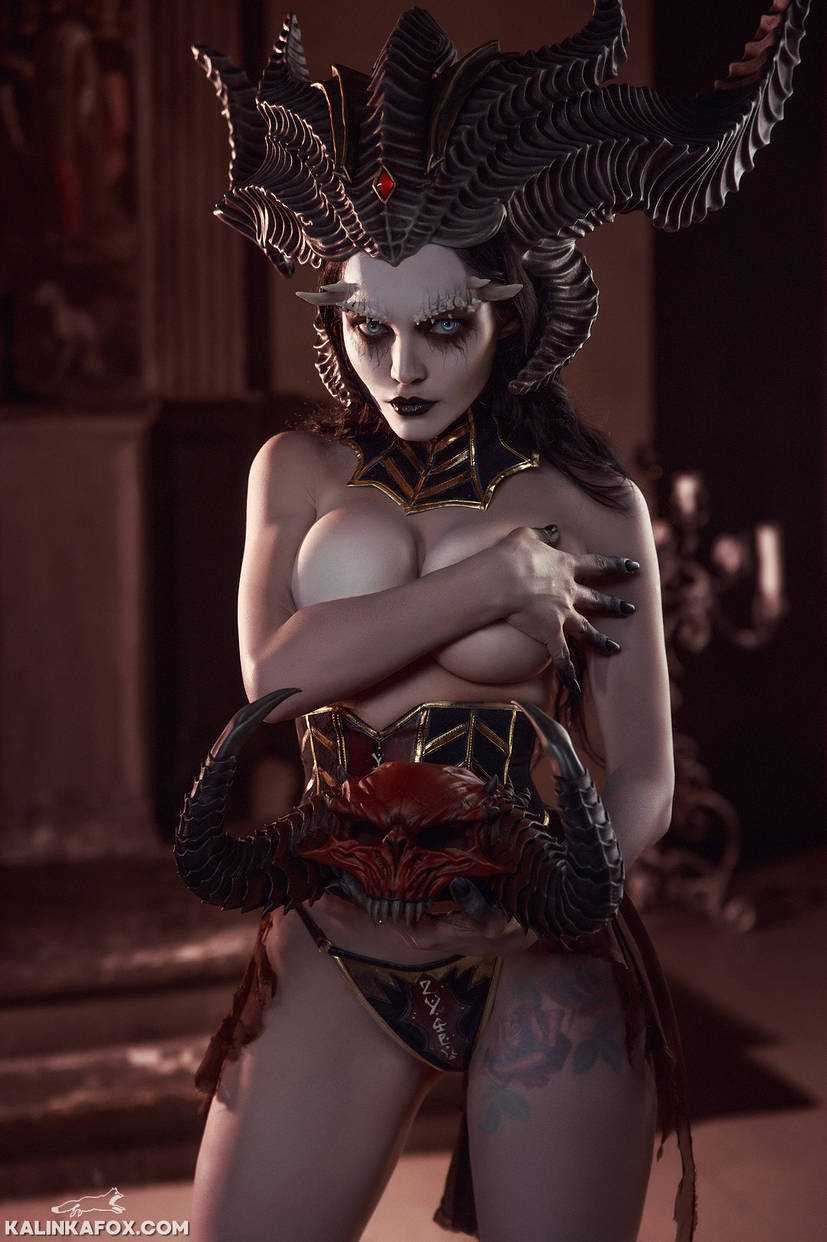 Косплей первой жены Адама Lilith из Diablo 4 от Kalinka Fox 6