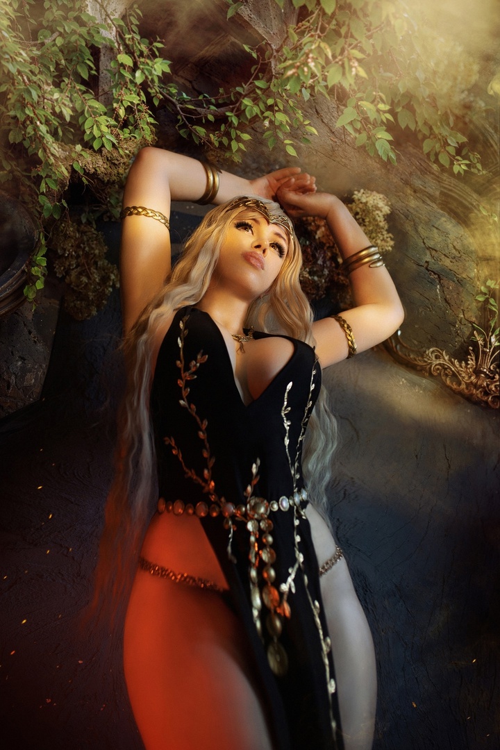 Косплей правительницы земель между Marika из Elden Ring от Alice Cosplay 7