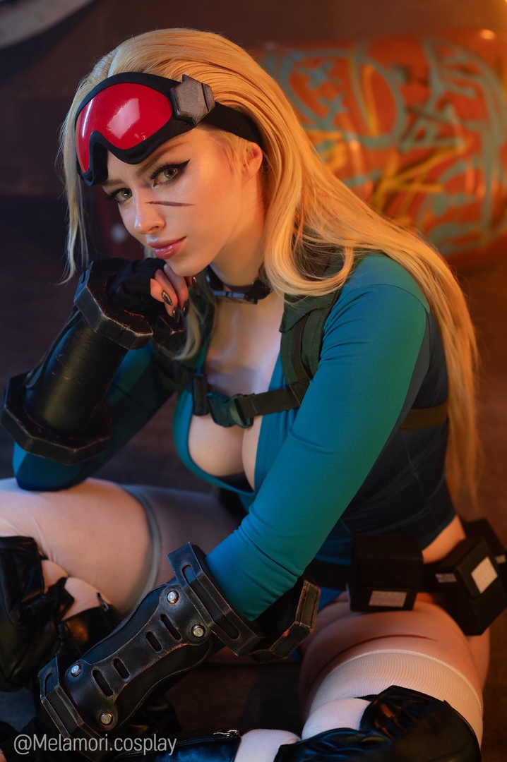 Косплей боевой Cammy White и Sakura из серии файтингов Street Fighter от Lady Melamori и Narga Aoki 10