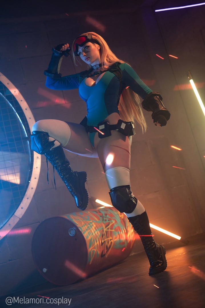 Косплей боевой Cammy White и Sakura из серии файтингов Street Fighter от Lady Melamori и Narga Aoki 11