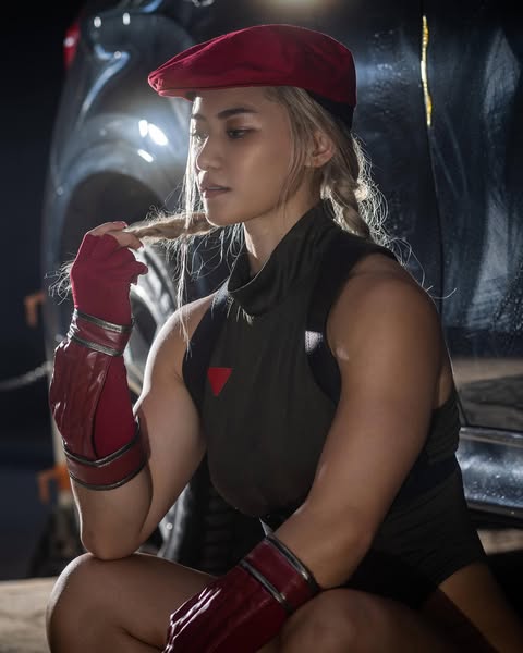 Косплей боевой Cammy White из серии файтингов Street Fighter от бодибилдерши Rosofia 9