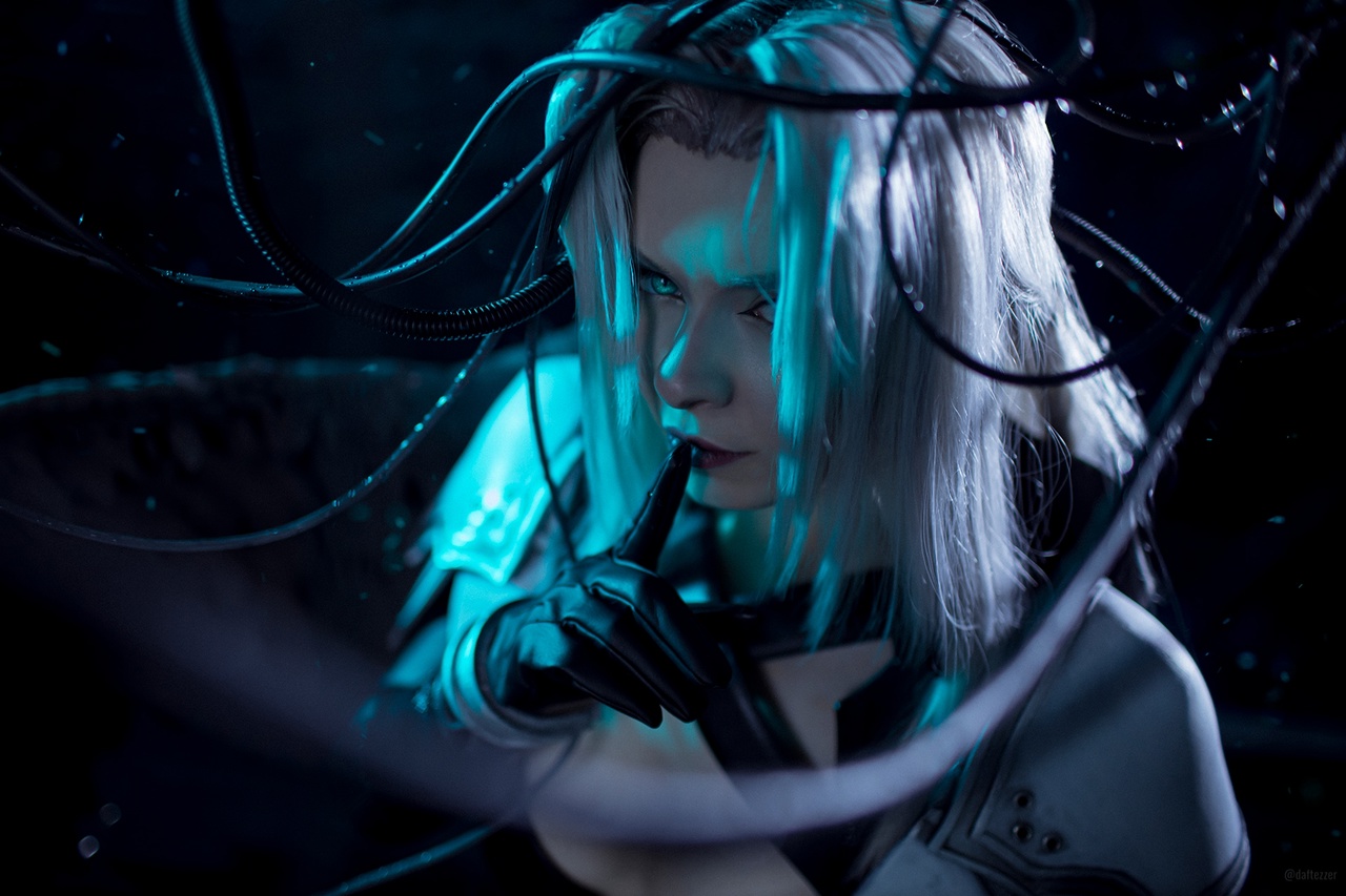 Косплей фем версии Sephiroth из культовой Final Fantasy Vii от Zuza Cosplay 1
