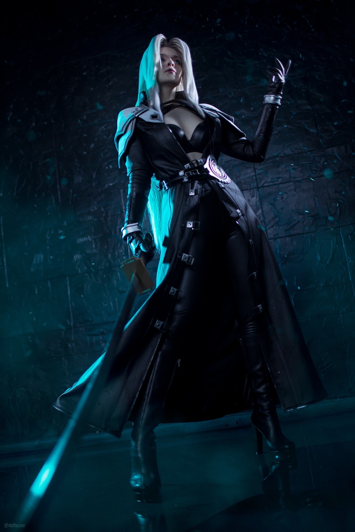 Косплей фем версии Sephiroth из культовой Final Fantasy Vii от Zuza Cosplay 6