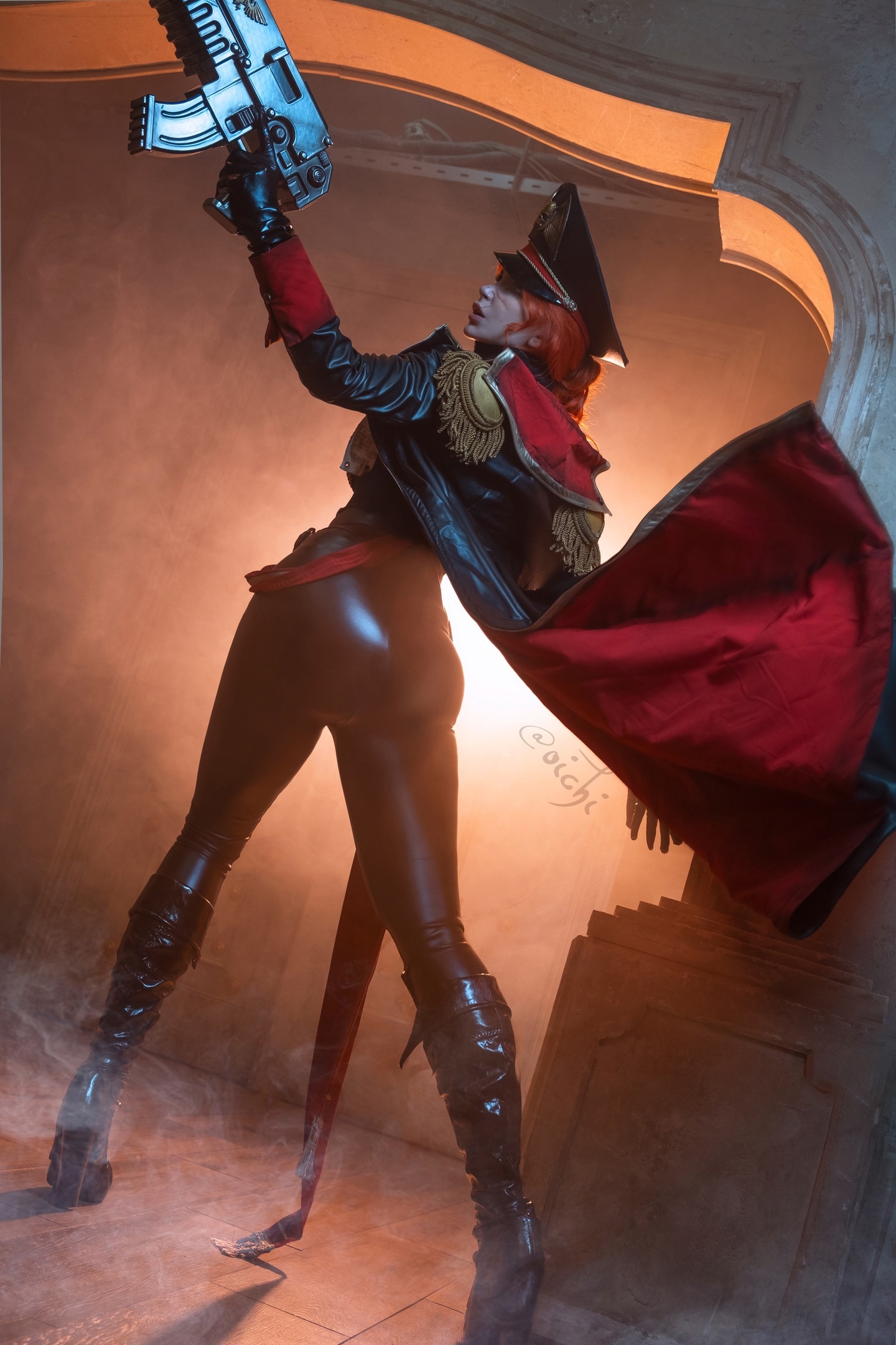 Косплей имперской комиссарки Severina Raine из вселенной Warhammer 40k от Oichi Chan 2