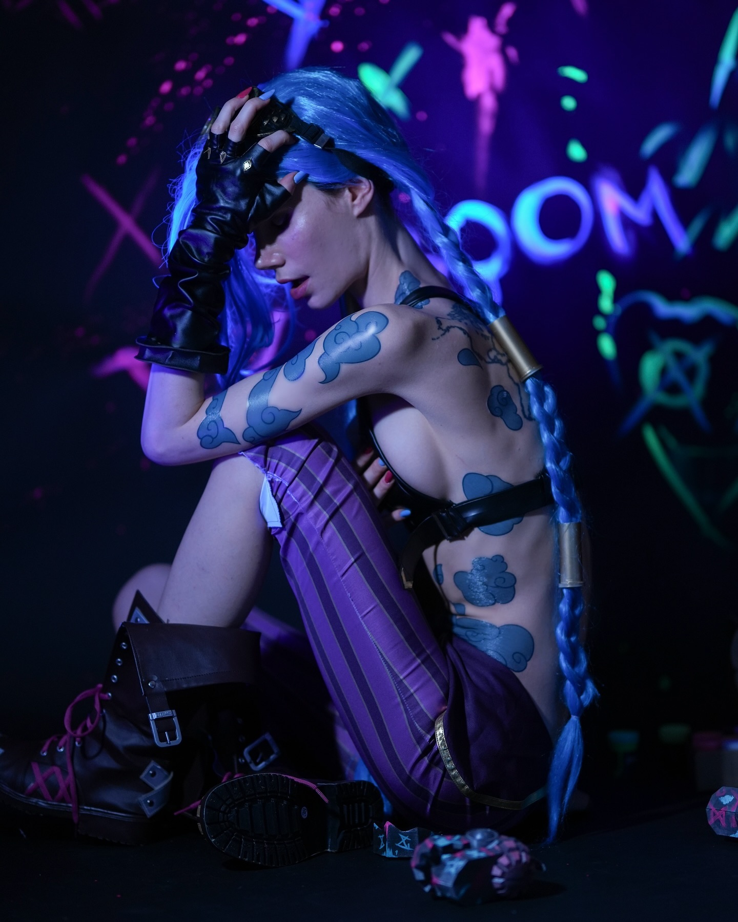 Косплей известной преступницы Jinx (при рождении powder) из Arcane и League Of Legends от Fetching Butterflies 4