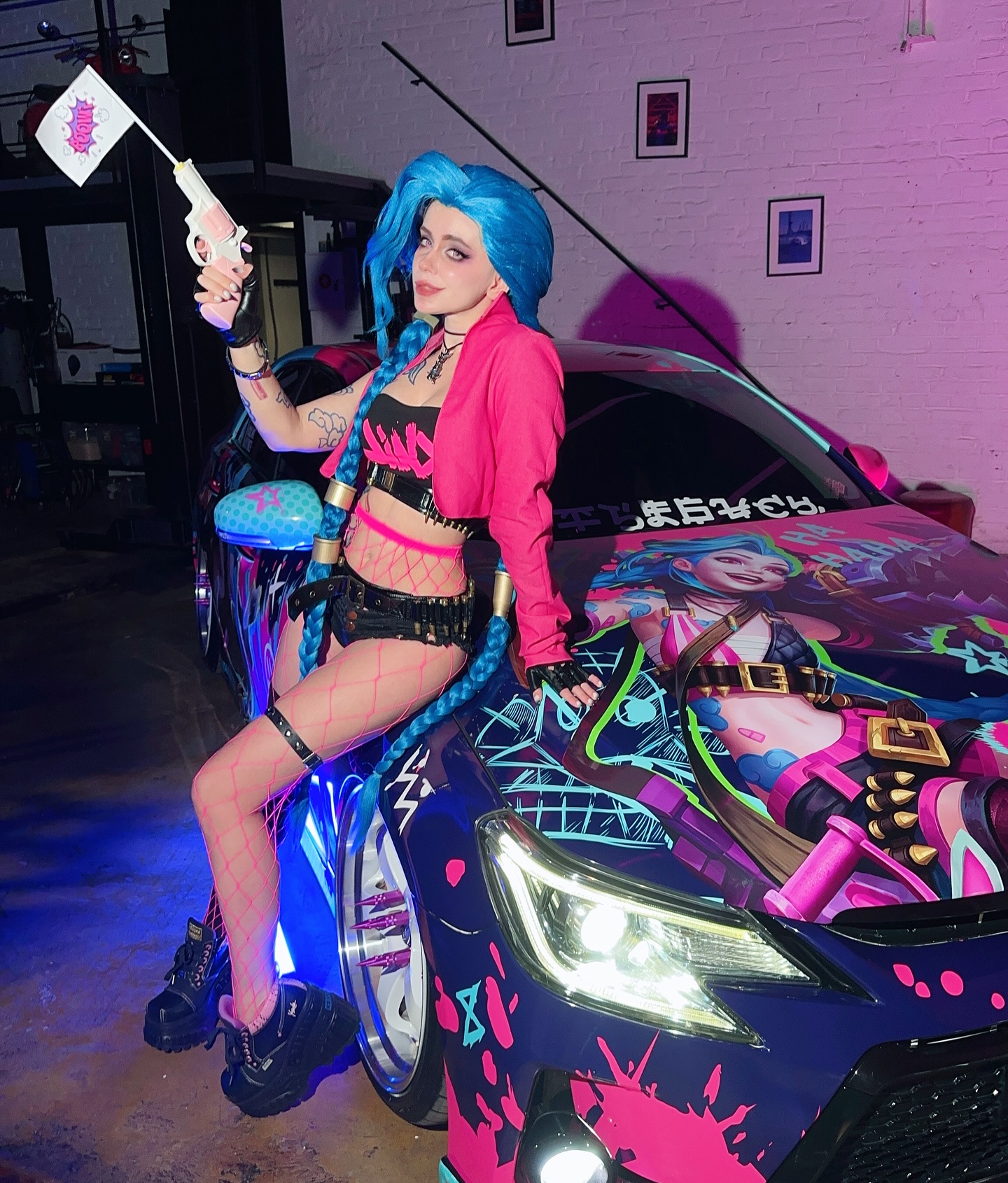 Косплей криминальной Jinx из Arcane и League Of Legends от Caterpillar 1