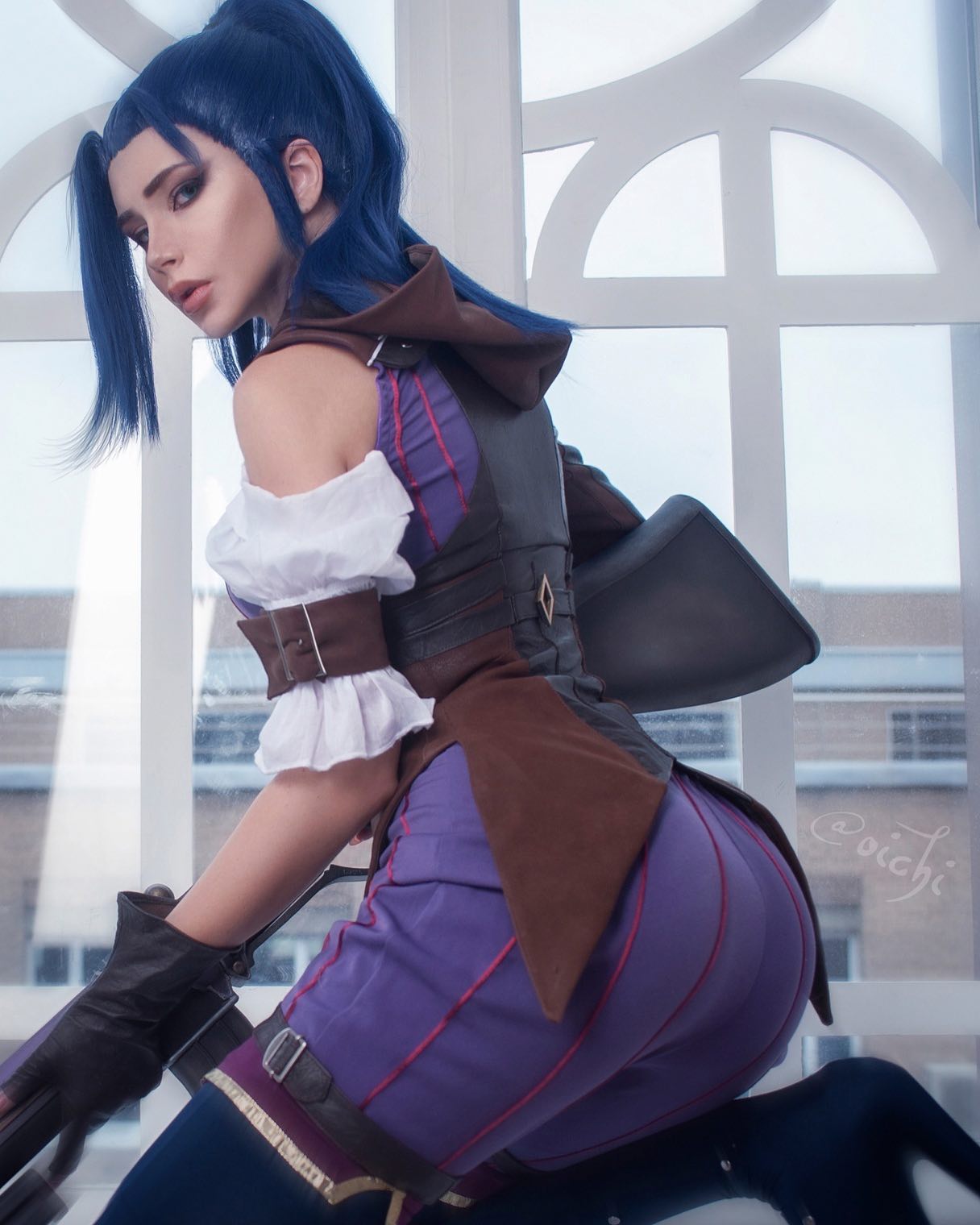 Косплей миротворки Caitlyn Kiramman из Arcane и League Of Legends от Oichi Chan 2