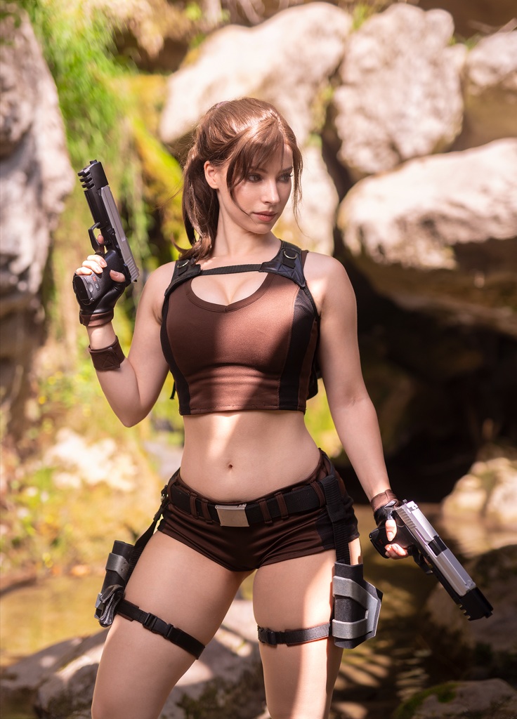 Косплей расхитительницы гробниц Lara Croft из собственно серии Tomb Raider от Enji Night 5