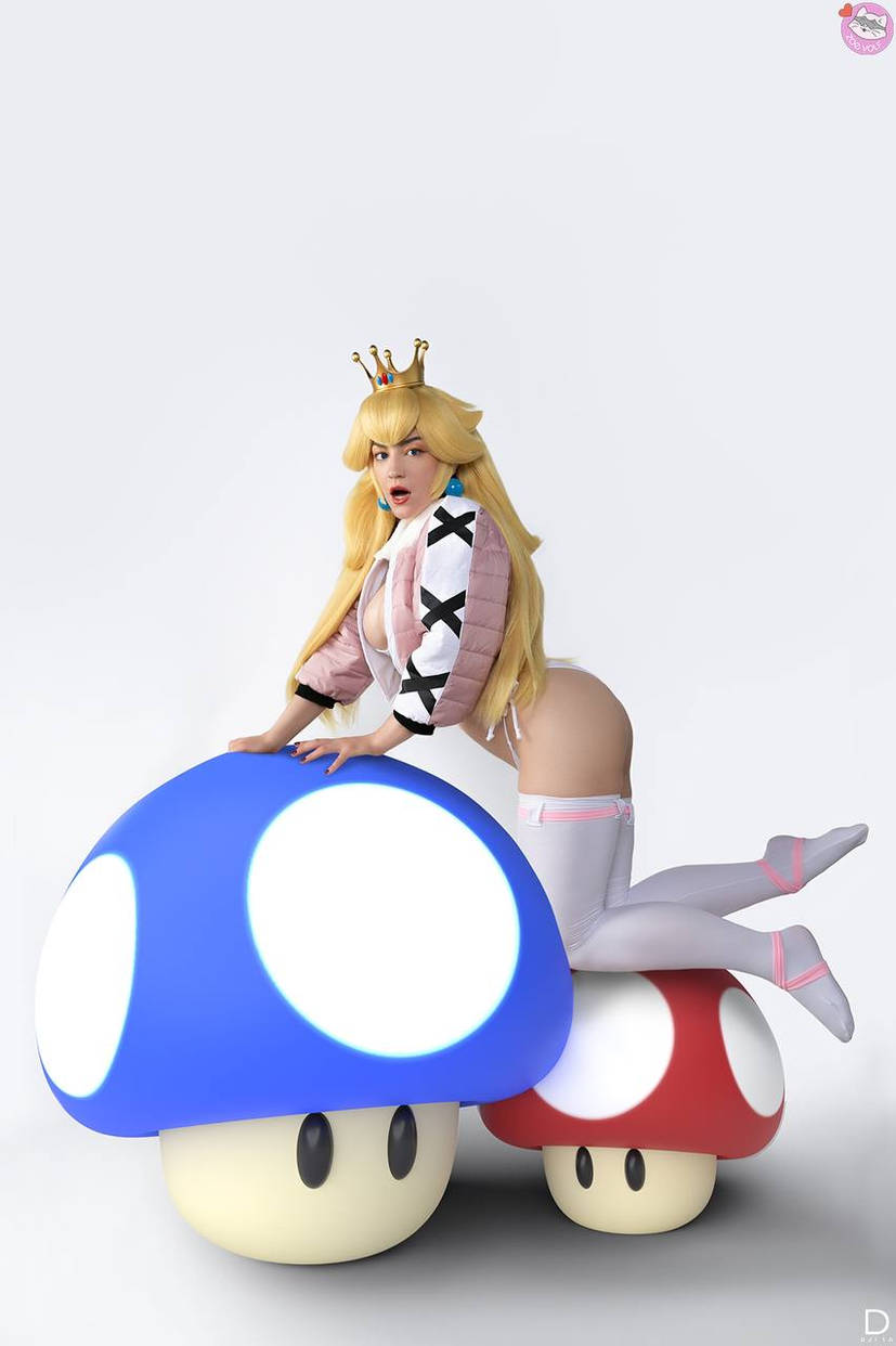 Косплей Princess Peach в разных образах из игр серии Super Mario от Zoe Volf 8