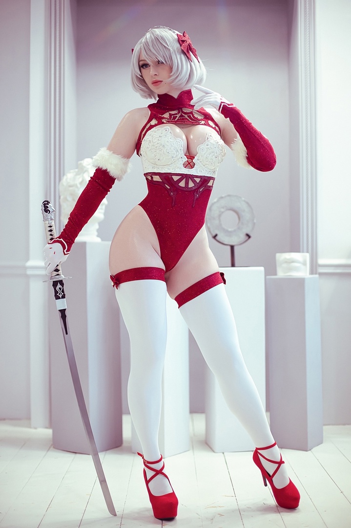 Рождественский косплей 2b из Nier Automata от Lady Melamori 4