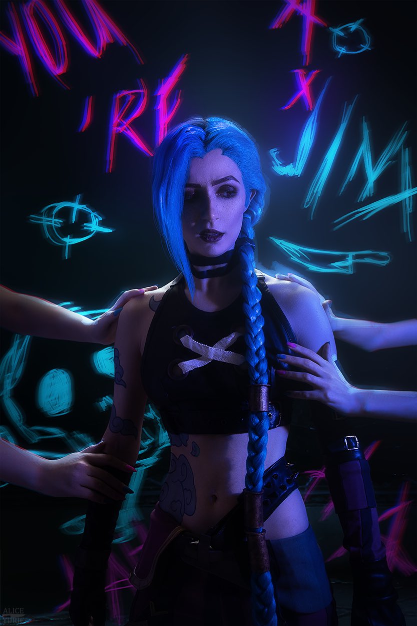 Косплей Jinx из Arcane League Of Legends от Mik Allen 1