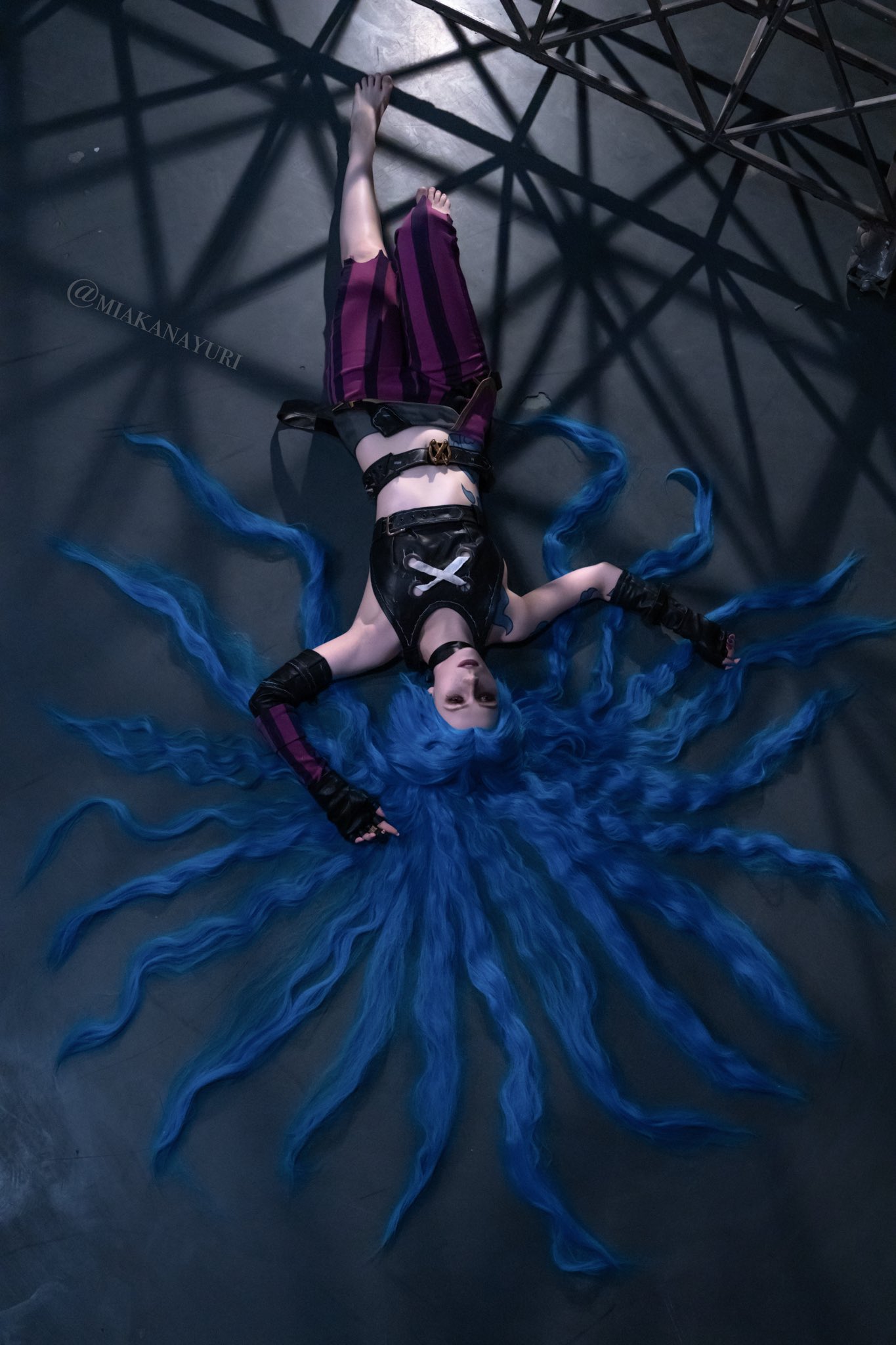 Косплей Jinx из Arcane League Of Legends от Mik Allen 4