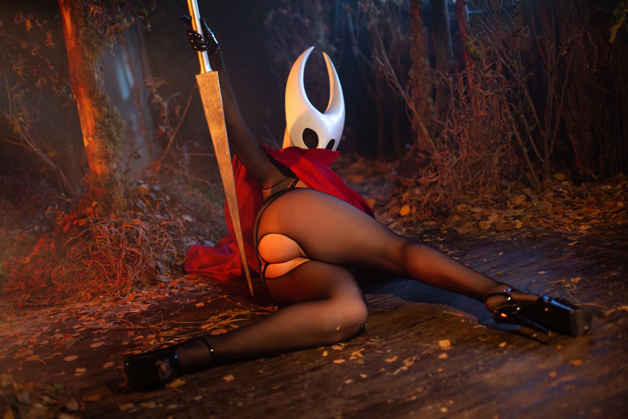 Косплей hornet из hollow knight silksong от your personal succubus — alice cosplay 3